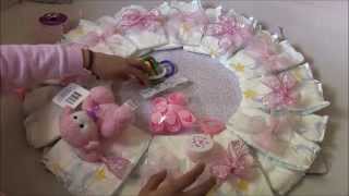 Como hacer una corona de pañales para decorar un baby shower [upl. by Annaliese]