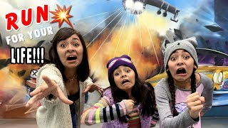 Funny Movie Photo Challenge  Museum of Illusions Los Angeles  Vlog It  GEM Sisters [upl. by Caterina751]