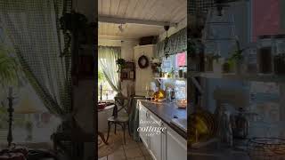 Kjøkken i ettermiddagssol🍂 cottagecorekitchen rusticcharm farmhousekitchen [upl. by Yde]