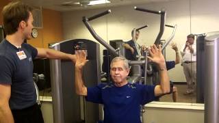 Proper use of the lat pulldown machine part 1 [upl. by Denney]