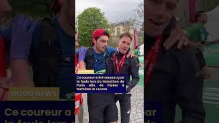 Ce coureur a été secouru lors du marathon de Paris shorts [upl. by Anuaik]