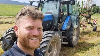 Making Haylage Whilst the Sun Shines 😎😎 [upl. by Titania877]