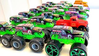 MONSTER JAM  SPIN MASTER  GRAVE DIGGER  STACK amp SMASH CRASH UP  HOT WHEELS MONSTER TRUCKS [upl. by Fillbert]