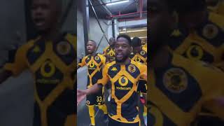 Kaizer Chiefs✌️ Players Singing gwijo NGOBIZOLO [upl. by Adora]