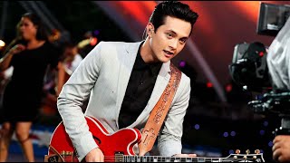 quotAmerican Idol Winner Laine Hardy Proposes to Pregnant Girlfriend in Heartwarming Gesturequot [upl. by Turnbull938]