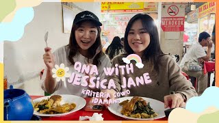 QampA sambil makan PADANG di Pasar Senen ft Jessica Jane 🤤 [upl. by Jobina490]