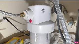 Install High Flow GE GXWH40L Water Filter on Kitchen Faucet [upl. by Eibob]