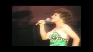 HELEN REDDY  MEDLEY OF HITS LIVE PART 2  1976 LAS VEGAS CONCERT [upl. by Airretnahs]