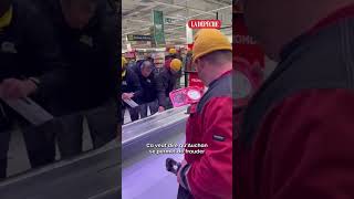 Les agriculteurs en colère au supermarché prêt de Toulouse manifestation agriculture viralvideo [upl. by Gnilrac]