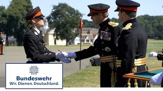 Auszeichnung deutscher Kadetten durch die British Army  Bundeswehr [upl. by Harwill]