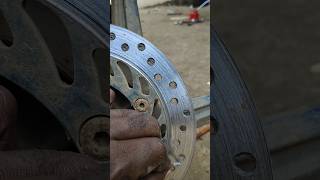 Bike disc brake plate dust problem solved simple trick Veeru mechanic Telugu shorts mechenic ktm [upl. by Alard494]