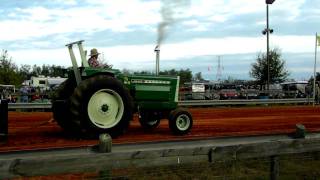 SCREAMING JIMMY Oliver 1900 in Tractor Pull [upl. by Anoit]