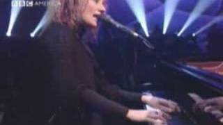 Tori Amos  Concertina Live  Jools Holland 2001 [upl. by Nagad483]