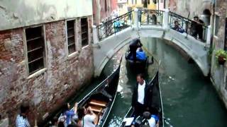 Zingende Gondelier in Venetie Singing gondolier Venezia [upl. by Woodall]