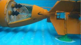 Partes de submarino casero RC prueba debajo agua walkthrough submarine rc underwater video [upl. by Alaekim]