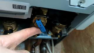 How to Top up the pressure on Worcester 4000 Combi Boiler  System pressure too low error [upl. by Aan]