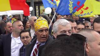 Manifestation pour la reconnaissance dun état Kabyle ParisFrance  16 Avril 2017 [upl. by Relyhs76]