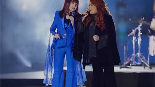 The Judds made their triumphant TV return on Monday at this years CMT Music Awards Legendary mothe [upl. by Arratoon]