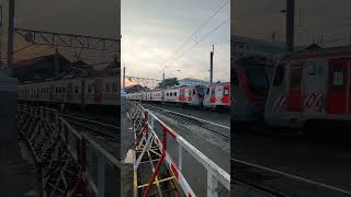 KRL JOGJASOLO DARI STASIUN TUGU 0530  KERETA REL LISTRIK krl kereta stasiuntugu [upl. by Kanya]