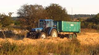 Silage 2017  The Beginning  Drawing with New Holland 7840 [upl. by Allimac259]