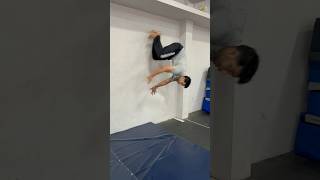 Easy Wall Spin Tutorial parkour tutorial wallspin flip parkour [upl. by Haldeman481]