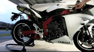 09 YZFR1 with Akrapovic Slipons [upl. by Mendel]