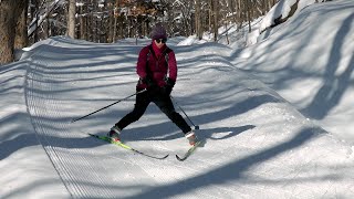 Descente de pente en ski de fond [upl. by Ardehs]