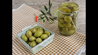 Olive in salamoia con aceto  Ricette che Passione [upl. by Naginnarb91]