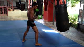 Suwit Muay Thai Gym Kru Bag Work [upl. by Berns]