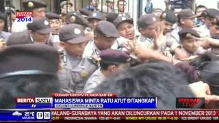 Bentrok dengan Polisi 4 Mahasiswa Pingsan [upl. by Ollopa]