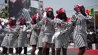 defilé du 4 Avril passage des majorettes du Lycée John F KENEDY [upl. by Saalocin167]