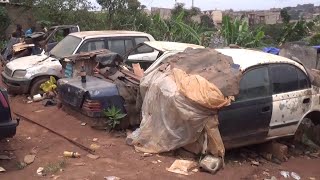 YAOUNDÉ  DES VÉHICULES ABANDONNÉS DANS LES GARAGES [upl. by Petigny18]