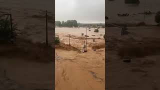 😰 Mindestens 51 Todesopfer in Spanien durch heftige Überschwemmungen unwetter spanien [upl. by Pattani380]