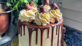 Le Layer cake au Kinder Bueno [upl. by Zebaj467]