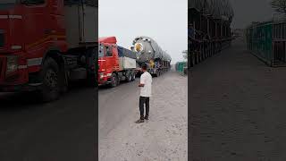 job duniya mein sabse bada Lamba truck 400 tyre ki YouTubeshortvideo [upl. by Derry808]