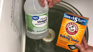 How To Clean A Smelly Washing Machine With Vinegar And Baking Soda [upl. by Edas]