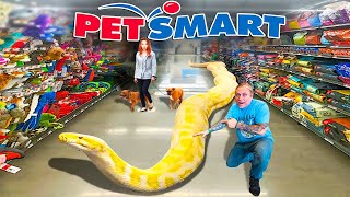 Llevando a Mi Serpiente Gigante a PETSMART I Mascotas Extremas [upl. by Giwdul]