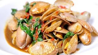 Thai Food Saute clams with chili paste Hoi Lai Phad Nam Prik Phao [upl. by Htbazile]