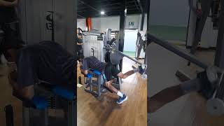 Entrenamiento en máquina femoral fitness motivation [upl. by Yriek]