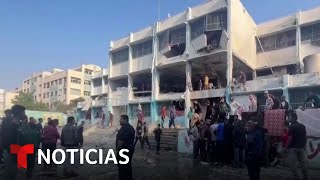 Israel realiza varios ataques aéreos en territorio libanés y la Franja de Gaza  Noticias Telemundo [upl. by Ahsieyt667]