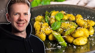 15Min Rezept Gnocchi mit Pesto amp Spargel 😍 [upl. by Calle]