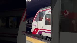 Renfe 465 Civia Cercanias Madrid en la estación de Sol [upl. by Tella]