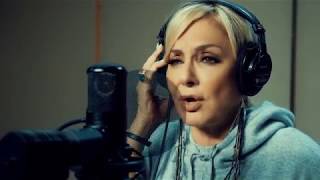 Googoosh  Mosalase Khatereha Official Music Video [upl. by Treblih350]