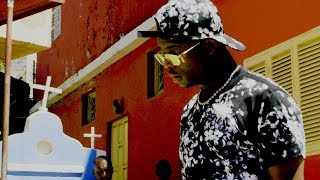 Ninho  Un Poco Clip officiel [upl. by Grani]