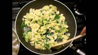 Orecchiette di grano arso con verza e rucola [upl. by Gerge849]