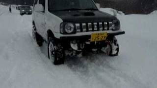 ＪＢ２３ジムニー 雪道走行！ JB23 Jimny Snow road traveling [upl. by Hsihsa19]