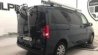 Toldo Fiamma F35 Pro y portabicicletas de portón Thüle en una Mercedes Vito [upl. by Assyram399]