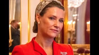 Märtha Louise von Norwegen Heimlicher Hochzeits Deal mit Netflix [upl. by Bina]