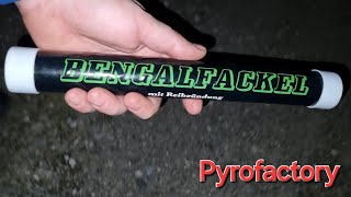 Bengalfackel  grün mit Reibzündung von Pyrofactory [upl. by Akers]