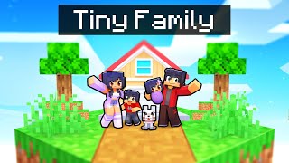 Having a TINY FAMILY in Minecraft [upl. by Jan]